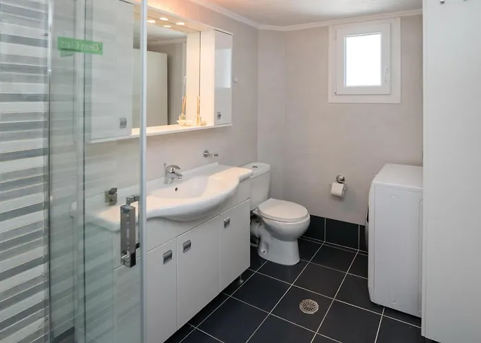 Stone House * Tripití